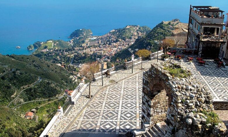 Belvedere Piazza Sant'Antonio Castelmola Taormina